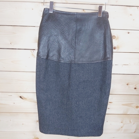 Versace vintage wool and leather pencil skirt size 44 Gianni Versace - Picture 8 of 14